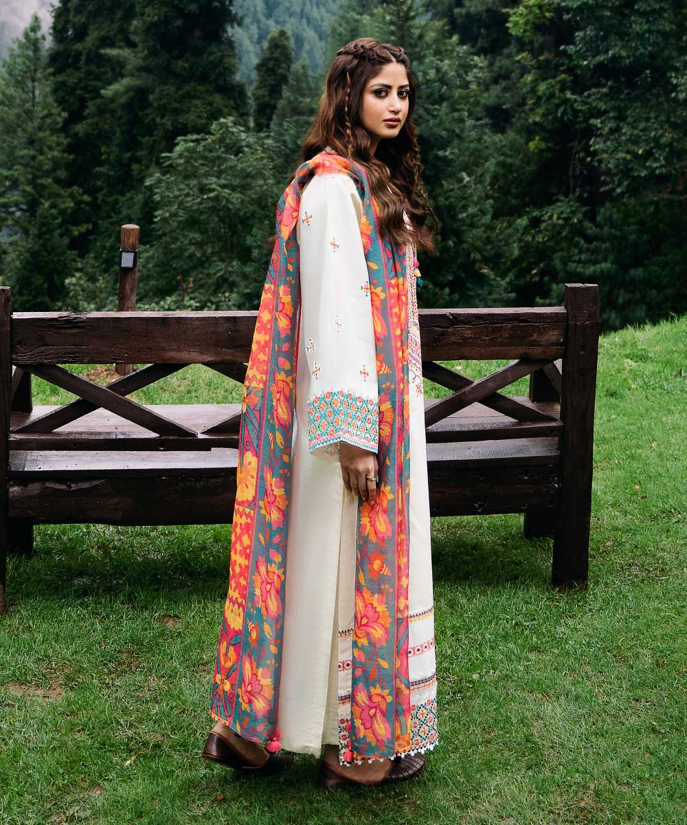 Lawn-3PC Embroidered Shirt with Digital Printed Jacquard Dupatta - SS5148