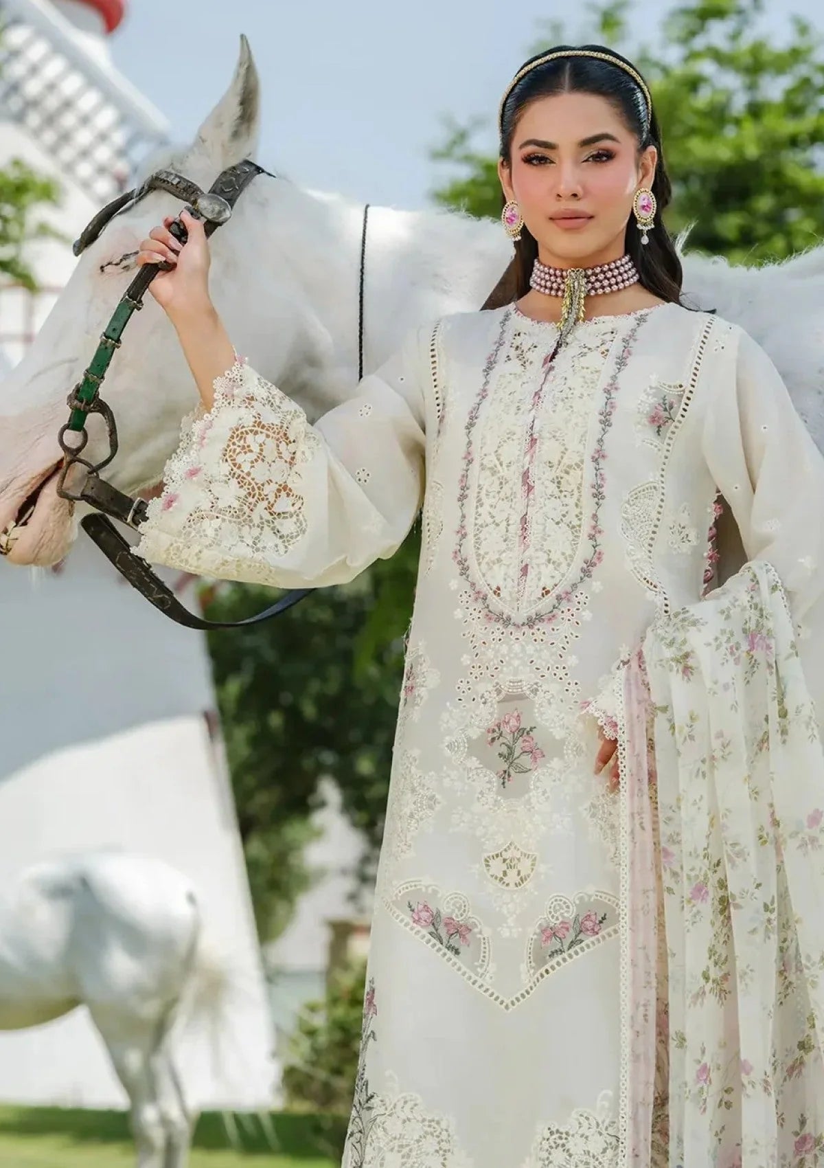 Lawn-3PC Chikankari Embroidered With Digital Printed Jacquard Dupatta-SS5202