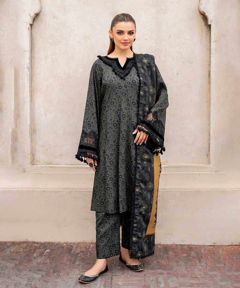 Baroque 3PC Karandi Printed Shirt with Karandi Printed Dupatta and Trouser – ZC831