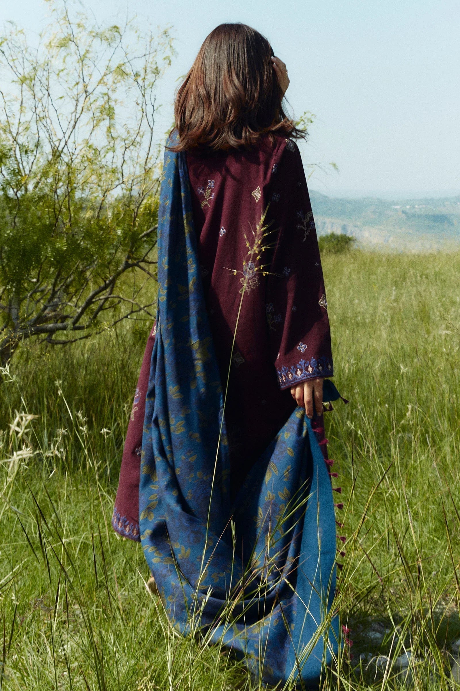 Zara Shahjahan 3PC Dhanak Embroidered Shirt with Digital Printed Shawl – ZC274