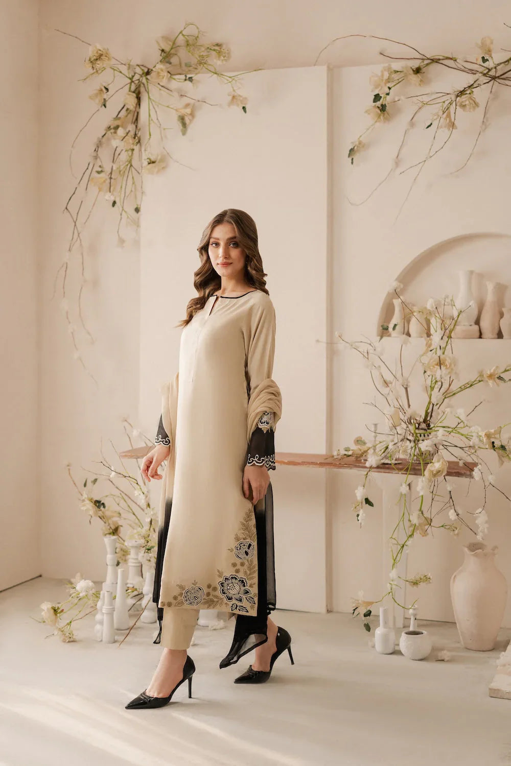 Lawn-3PC Embroidered Shirt with Chiffon Tie and Dye Dupatta SS - 5095
